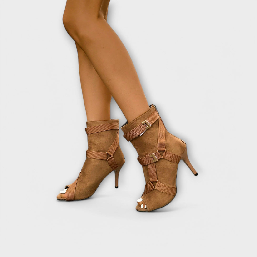 Elegant heeled sandals with toe cutout