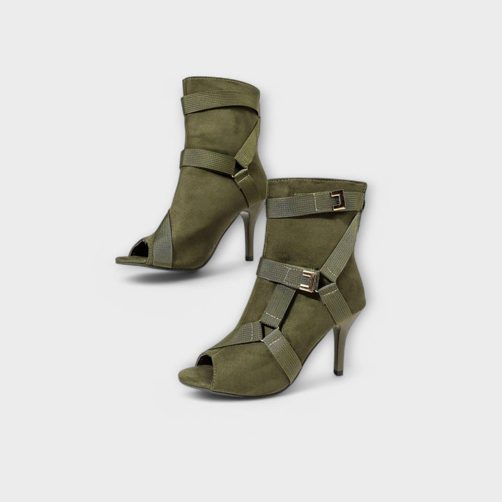 Elegant heeled sandals with toe cutout