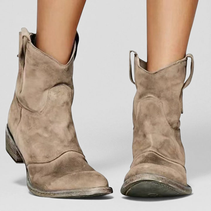 Carlotta – Timeless Ankle Boots