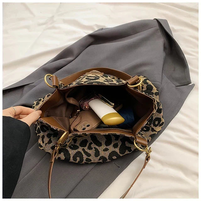 Leonora – Leopard Charm Tote
