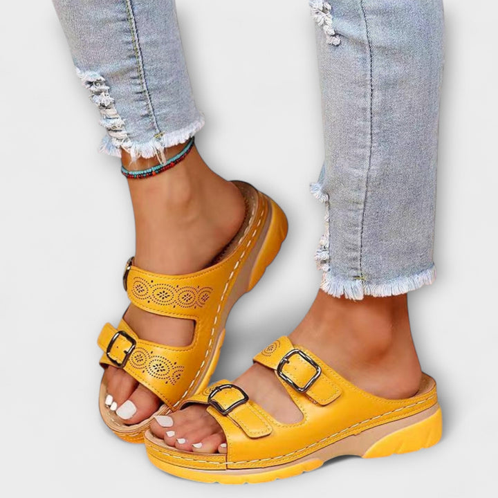 Orthopedic leather sandals