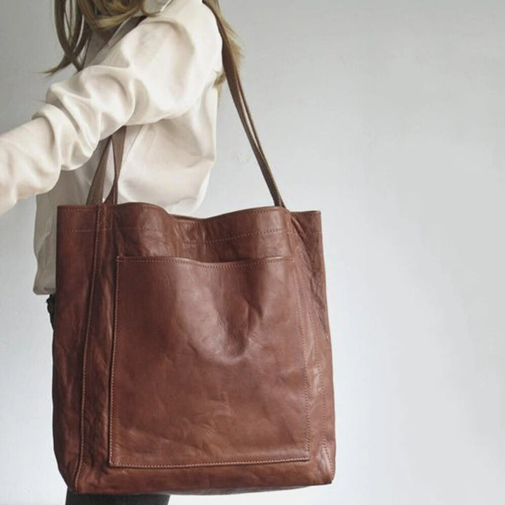 Toronto. - Elegant and practical shoulder bag