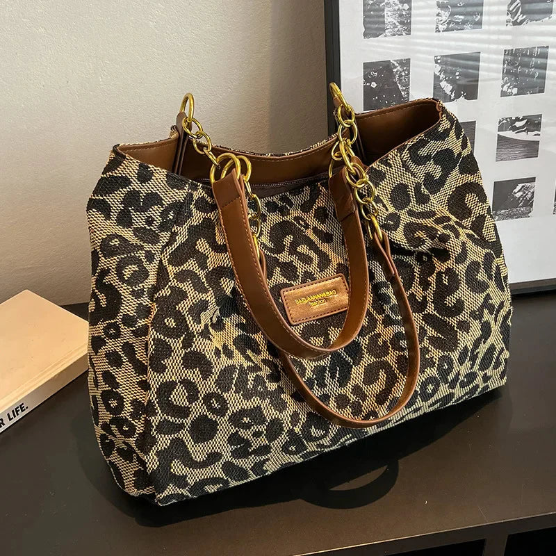 Leonora – Leopard Charm Tote