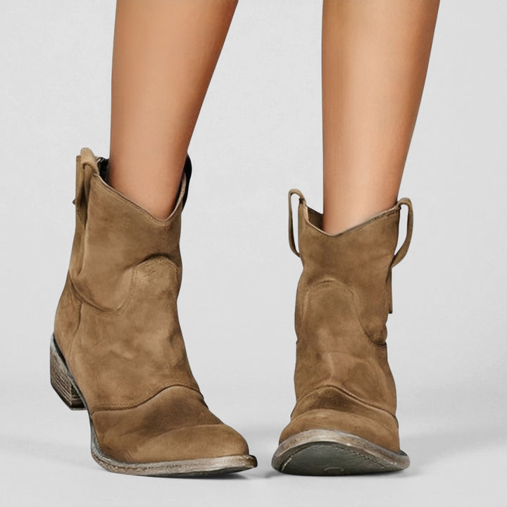 Carlotta – Timeless Ankle Boots