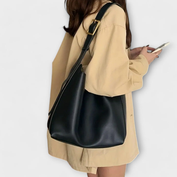 Toronto. – Elegant Leather Shoulder Bag